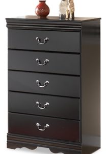Huey Vineyard Chest of Drawers